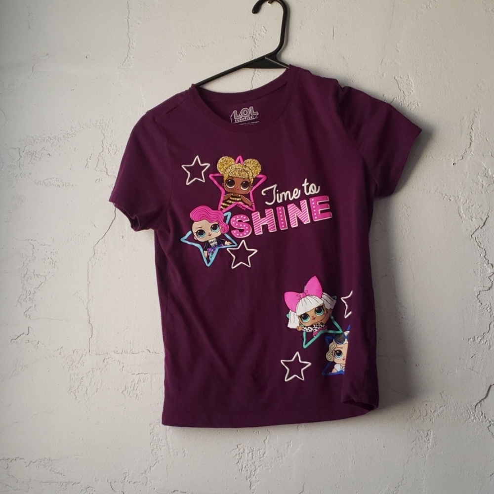 Glow in the dark LOL tshirt.